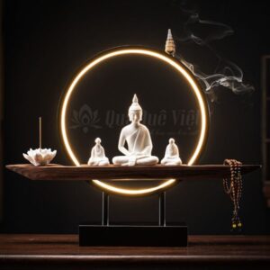Thác Khói Trầm Hương, Tượng Phật Ngồi Trên Đế Gỗ, Vòng Tròn Chiếu Sáng Bằng Đèn Led